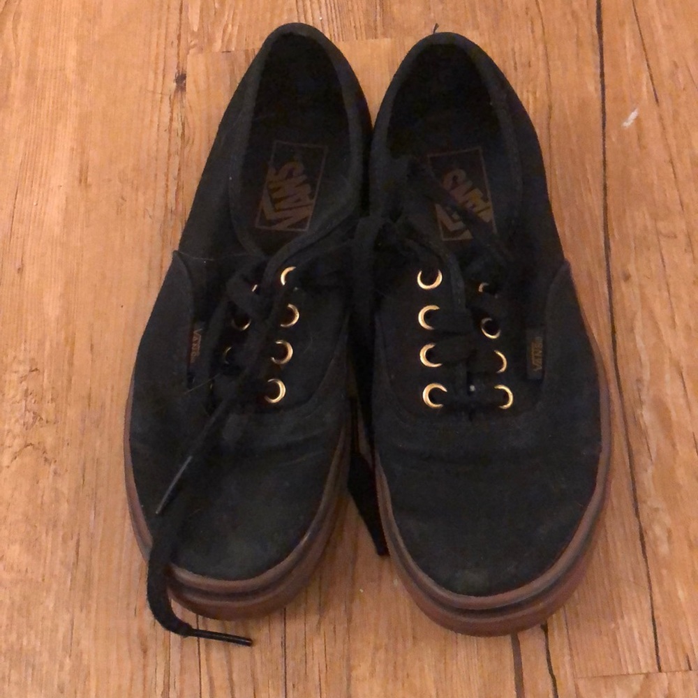 Black women’s vans with gum sole